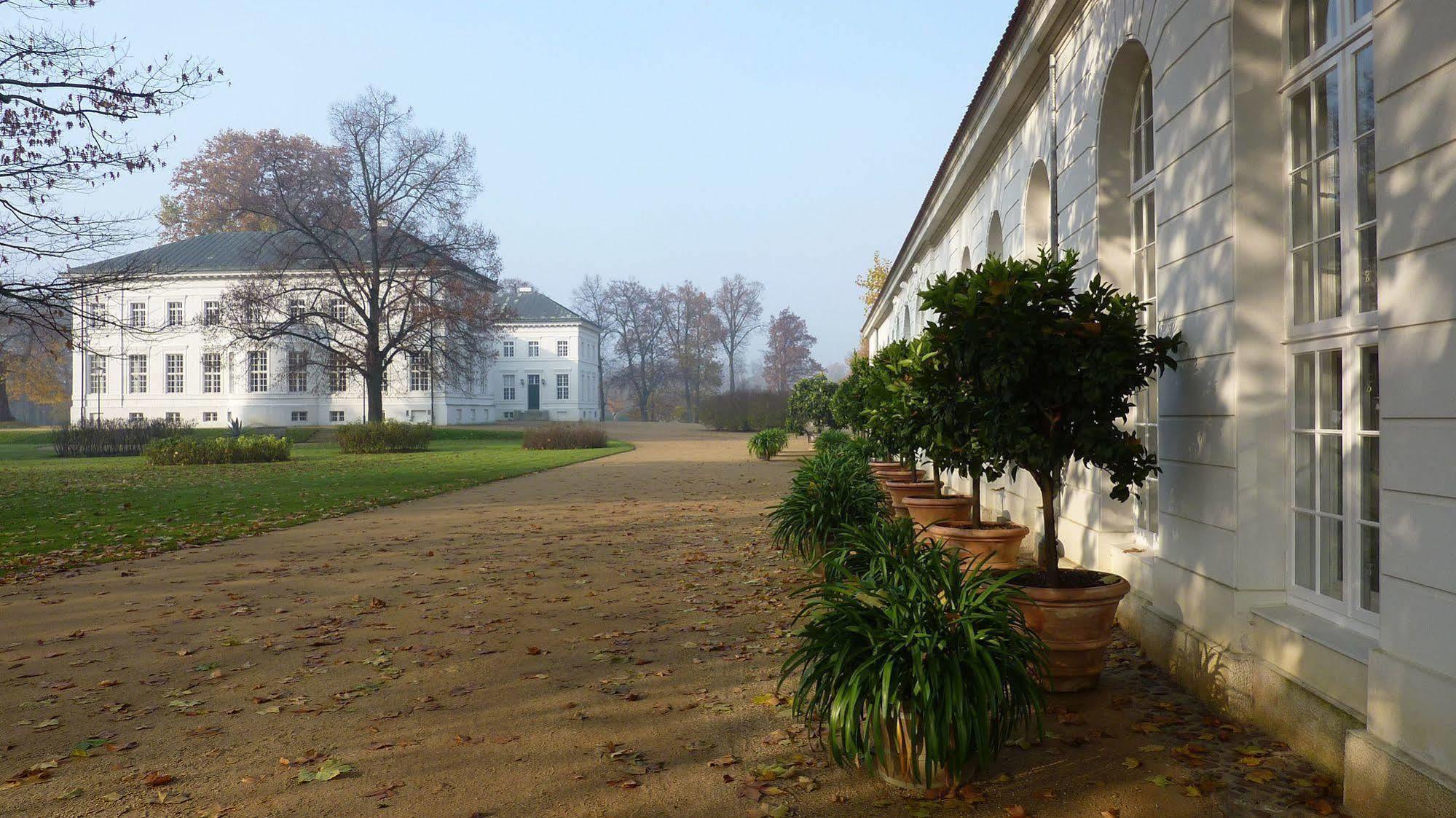 Hotel Schloss Neuhardenberg Exterior foto